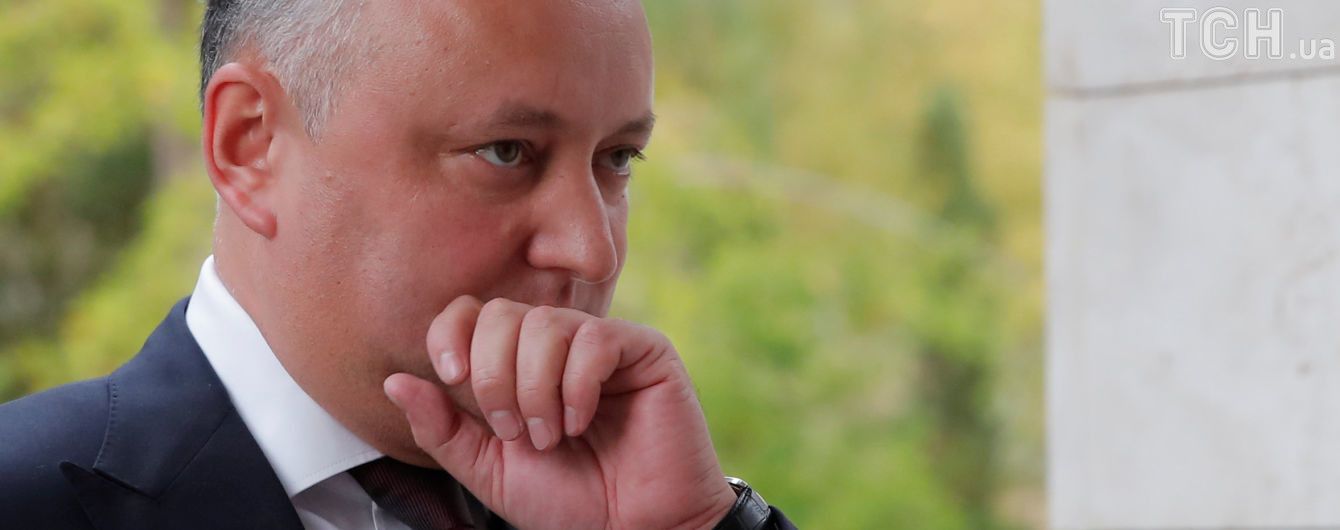 У Молдові суд призупинив президентські повноваження Додона
