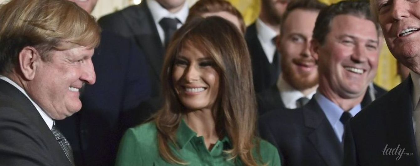 В зеленом платье и пестрых туфлях: Мелания Трамп посетила реабилитационный центр