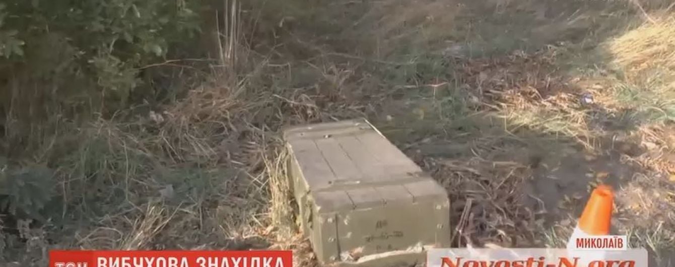 В Николаеве военные потеряли на трассе ящик со снарядами