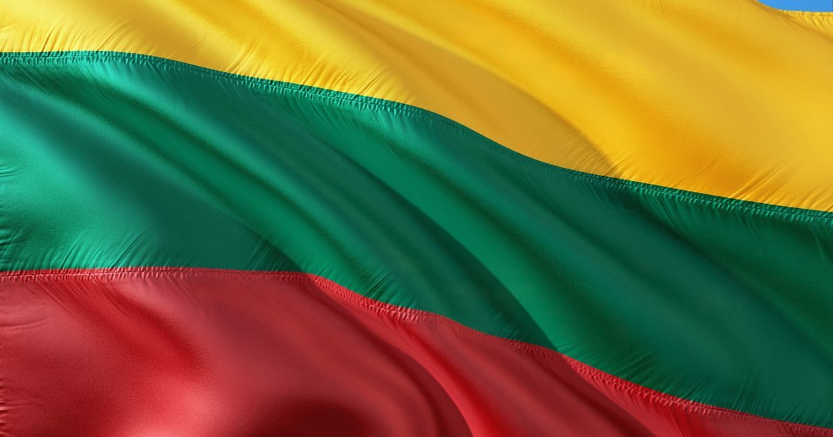 Посольство Литвы на Печерске окружили массовой застройкой