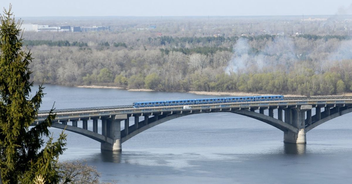 Осторожно, ремонт: на мосту Метро временно оставят только по одной полосе в каждую сторону