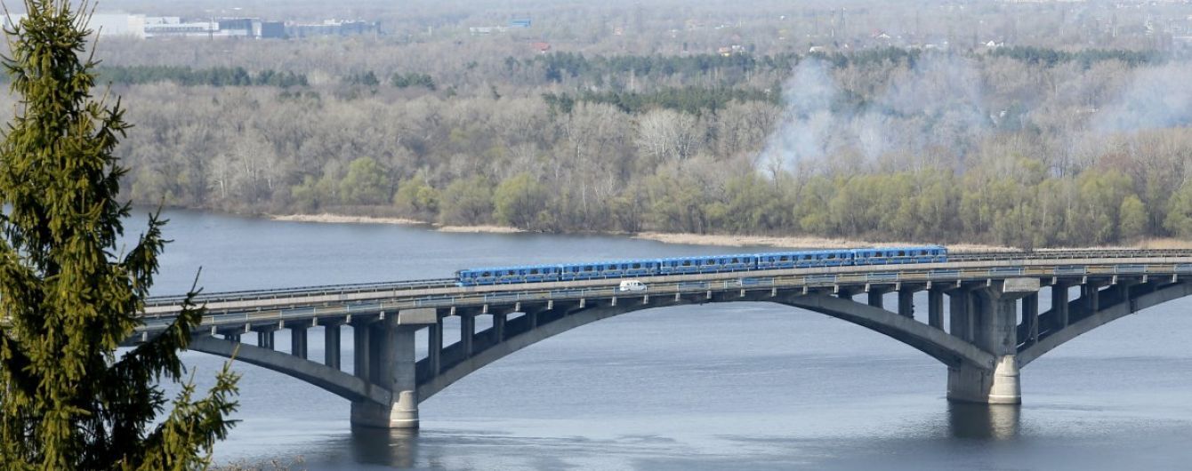 У Кличка заспокоїли і назвали рік, з якого міст Метро буде завалюватися