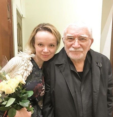 Армен Джигарханян з молодою дружиною_2