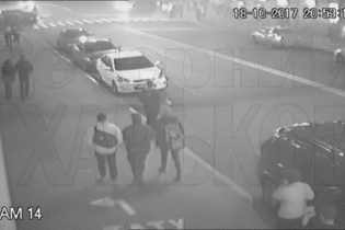 У Мережі з'явилося нове відео жахливої аварії у Харкові: парі дивом вдалося врятуватися