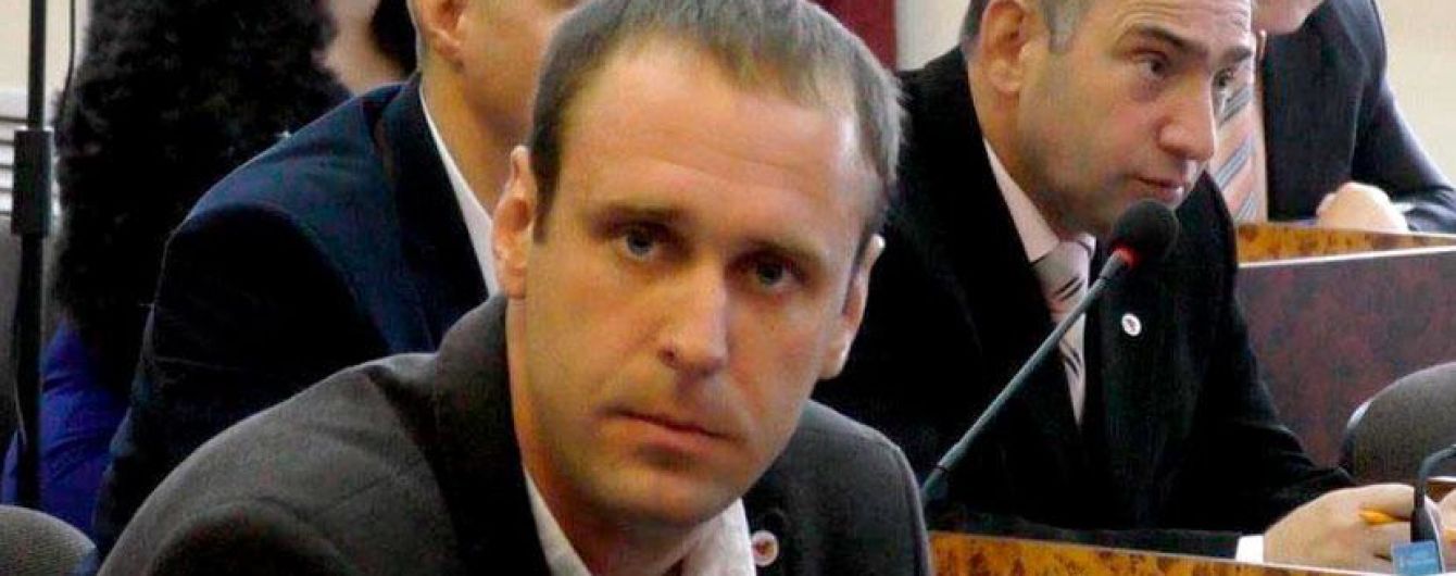 В Конотопе прямо в машине жестоко избили депутата горсовета