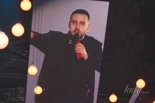 Удивил и "закружил": Monatik в стильных луках устроил во Дворце спорта фееричное музыкально-танцевальное шоу