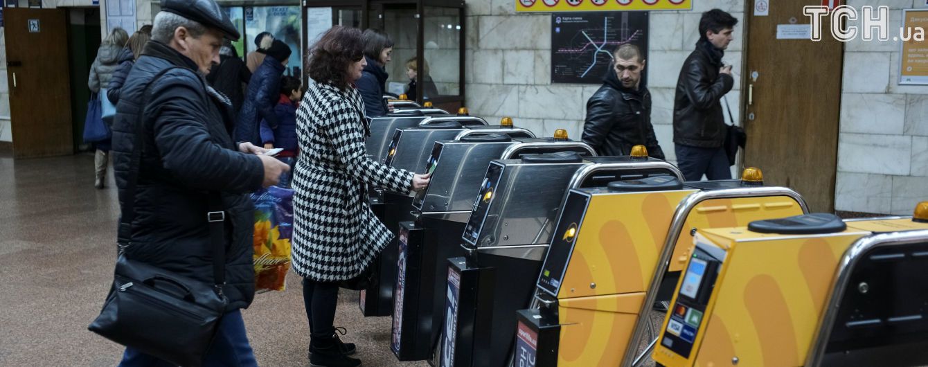 У Києві до кінця жовтня закриють вхід у підземний перехід однієї із станції метро