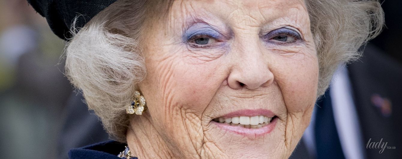 С ярким макияжем и в новой шляпе: 79-летняя принцесса Беатрикс впечатляет новыми образами