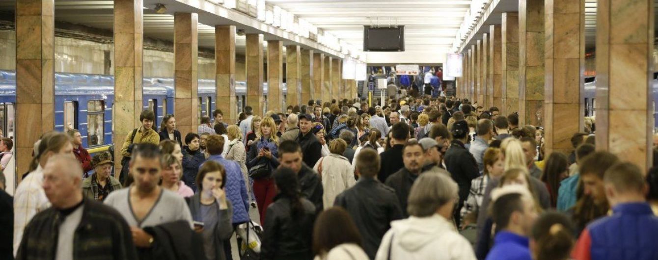 В работе киевского метро произошел сбой из-за потенциального самоубийцы