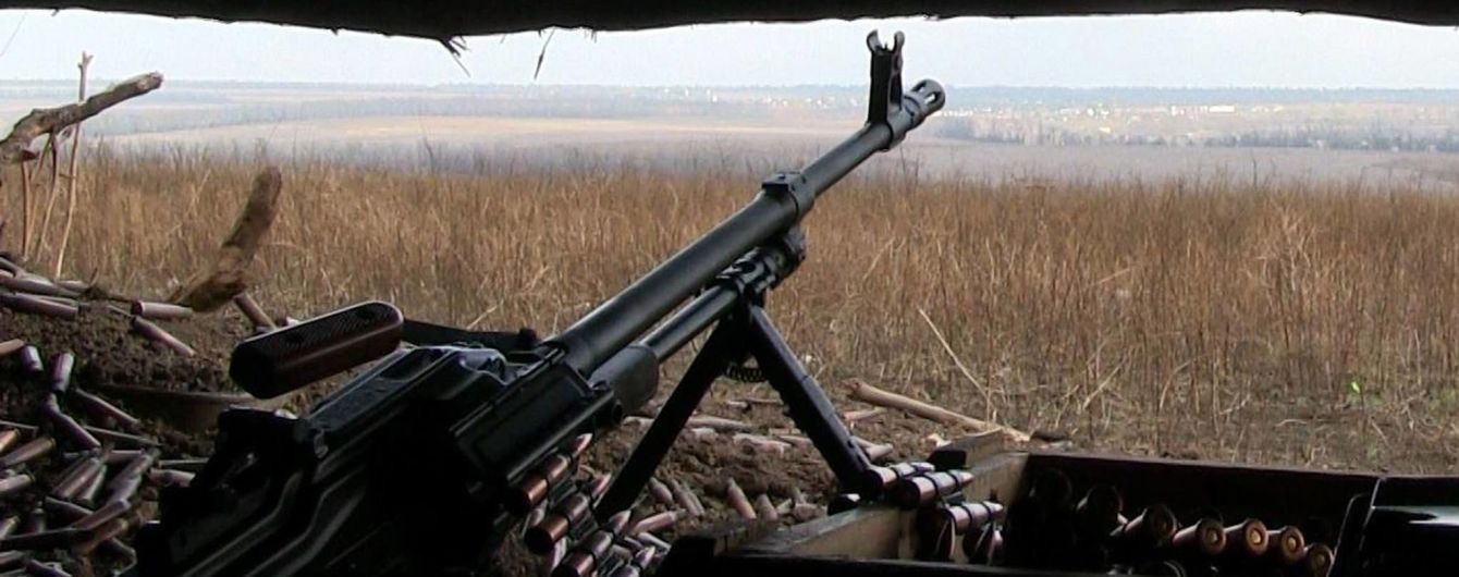 За сутки боевики семь раз обстреливали украинские позиции на Донбассе