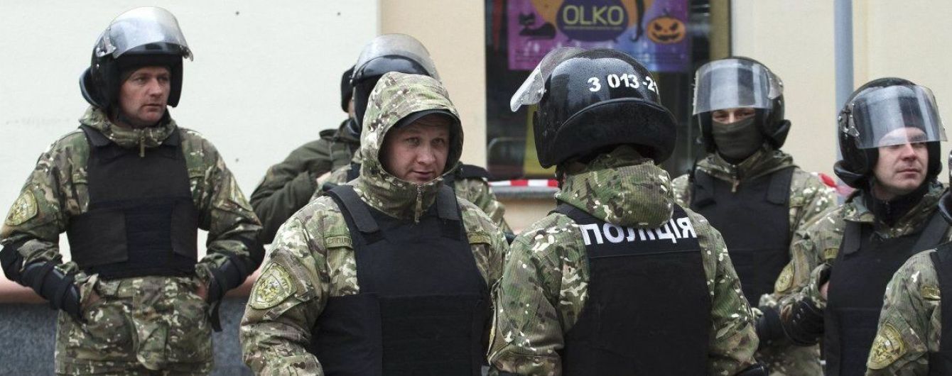 В Киеве и на Житомирщине правоохранители обыскивают здания епархий УПЦ МП