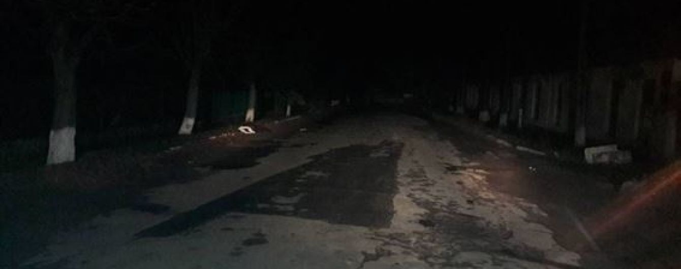 На Одещині водій напідпитку збив людей на узбіччі та зник, загинула 15-річна дівчина