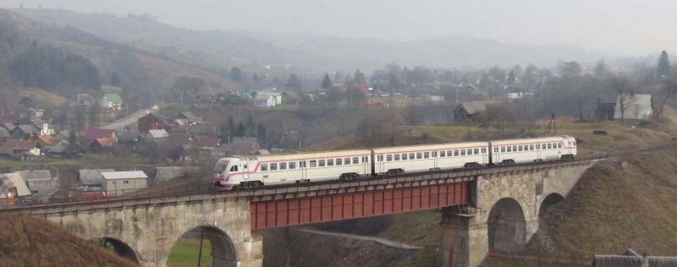 На Закарпатті розслідують загадкове вбивство 14-річної дівчини, тіло якої кинули під мостом
