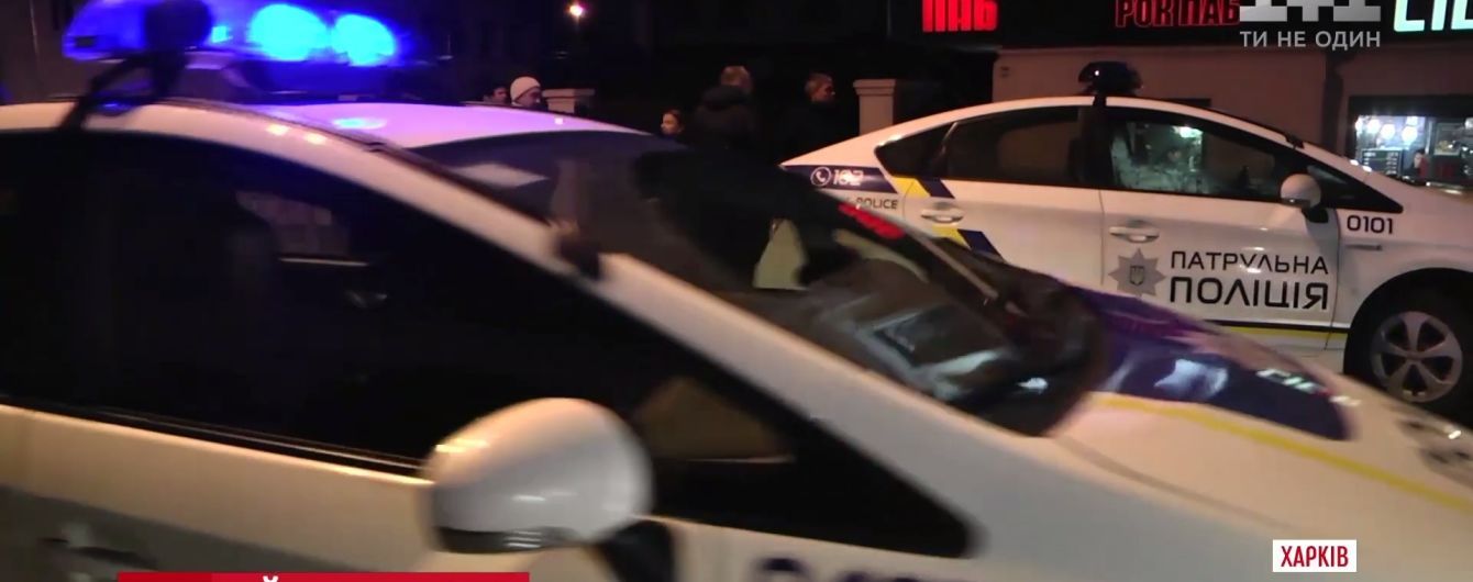 В Харькове футбольные фанаты разнесли легендарный паб, который взрывали сепаратисты