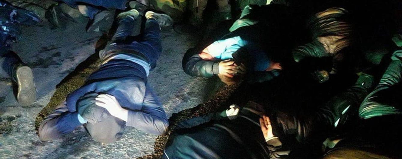 На Полтавщине полиция задержала более 40 рейдеров, которые пытались захватить агропредприятие