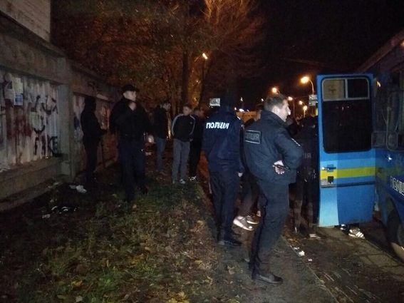 Поліція затримала учасників бійки між фанатами