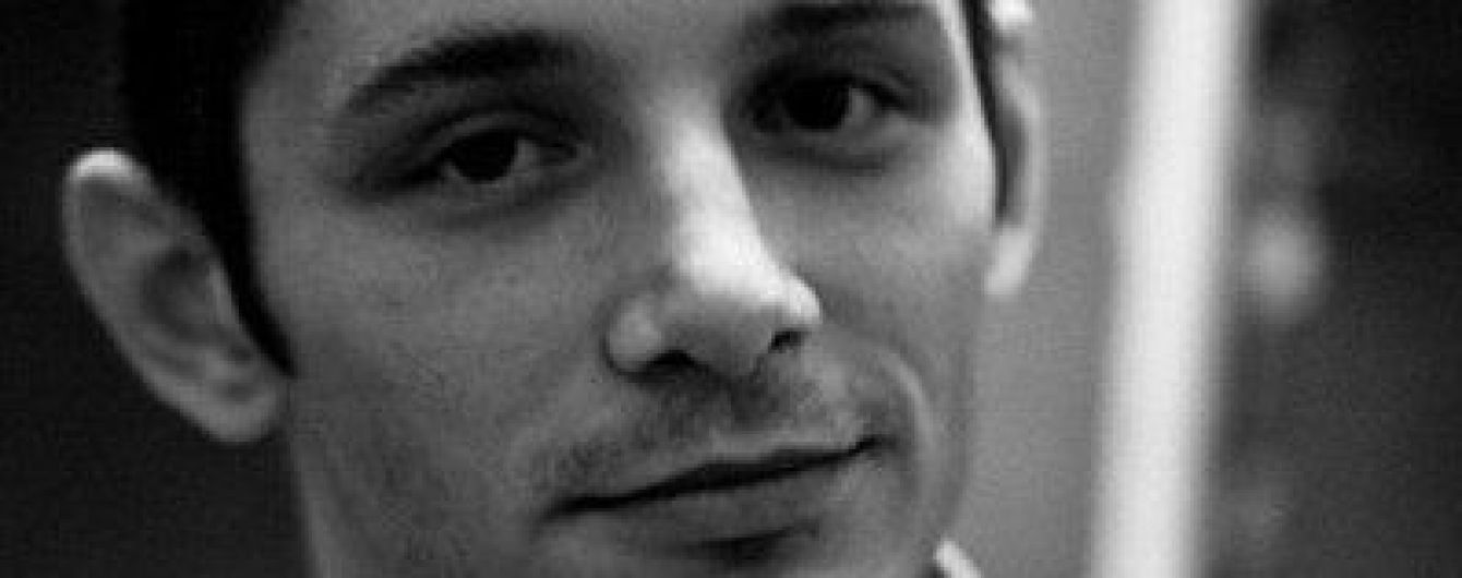 Экс-боевик "ДНР" и российский националист поджег памятник Ельцину в России