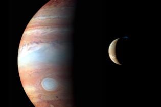 Міжпланетна станція Juno сфотографувала "баржу" на Юпітері