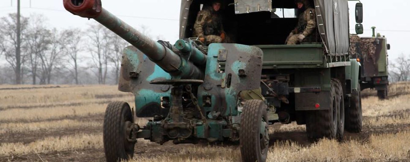 Боевики хотят втянуть украинских военных в противостояние, двое защитников получили ранения. Дайджест АТО