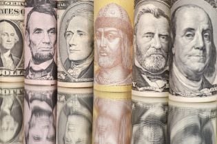 После выходных доллар и евро подешевеют: курсы валют Нацбанка и в обменниках 7 и 10 августа