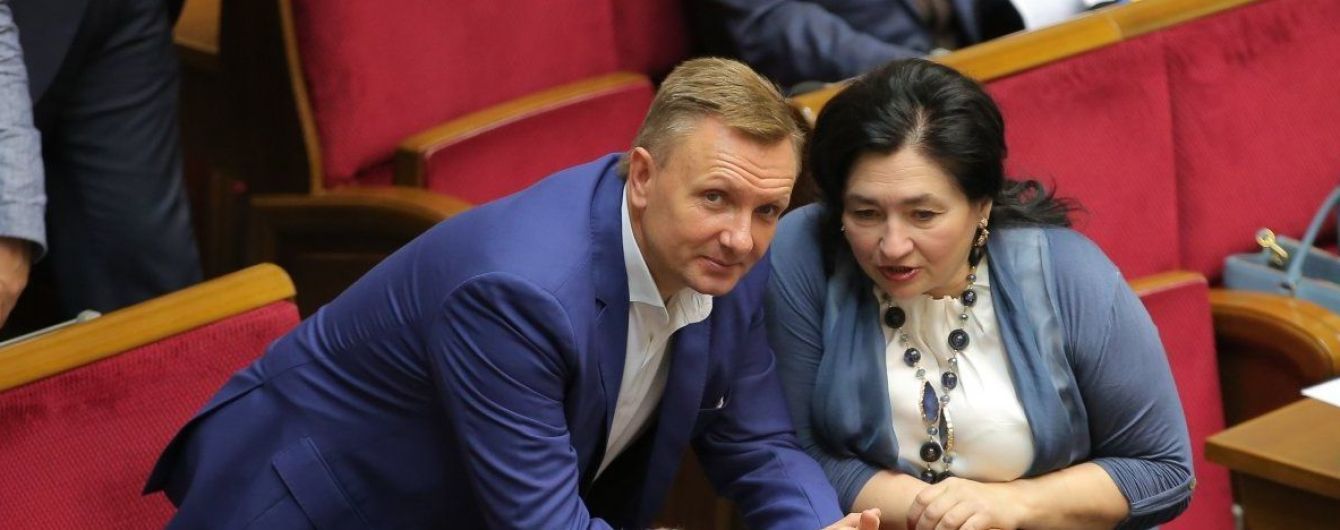 НАПК направило в суд админпротоколы на нардепа, который вовремя не задекларировал элитное авто