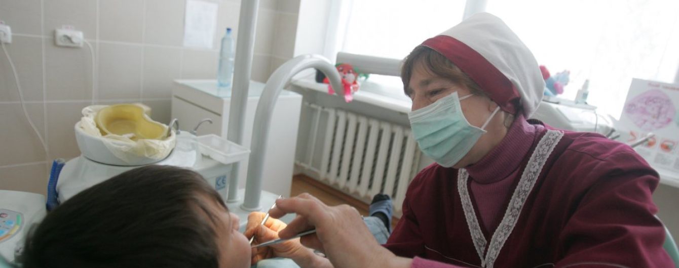 У розміщених у житлових будинках стоматкабінетах дозволили використання рентгенобладнання