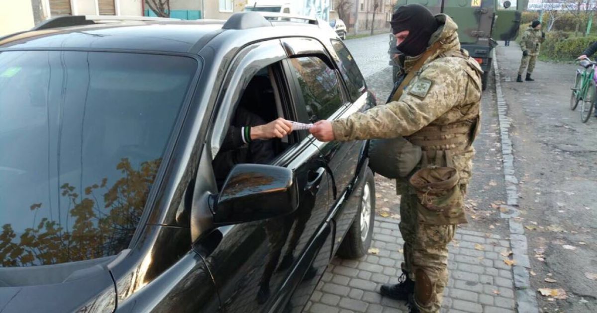 Суд відпустив під домашній арешт екс-чиновницю, яка оформила "приватний кордон" на Закарпатті