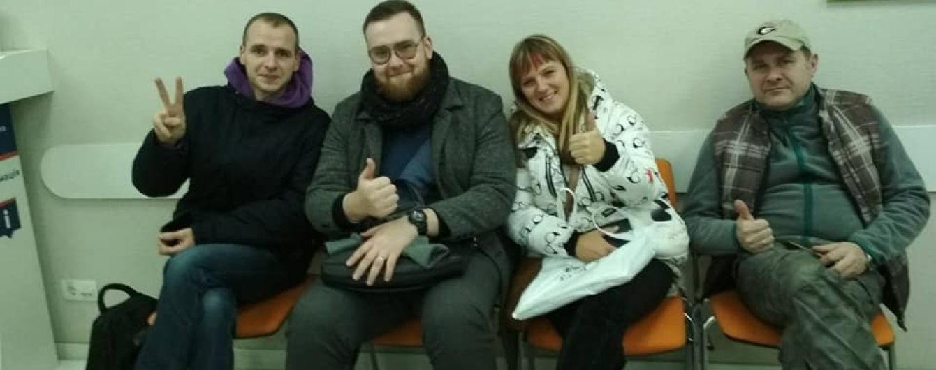 Недовольные отсутствием горячей воды жители столицы остались "ночевать" в офисе "Киевэнерго"