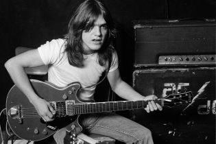 Скончался один из двух братьев-основателей группы AC/DC