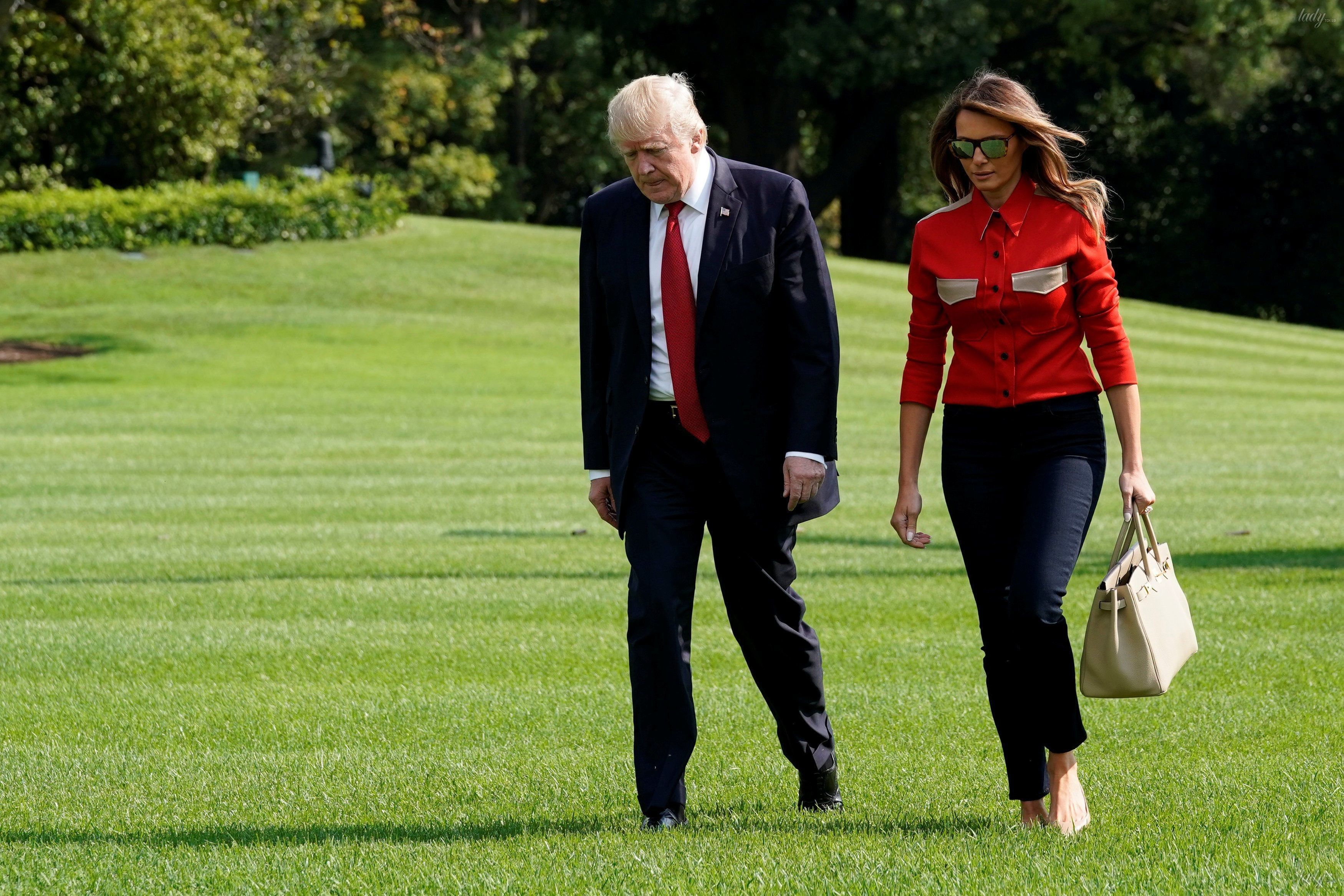 Мелания Трамп в красном