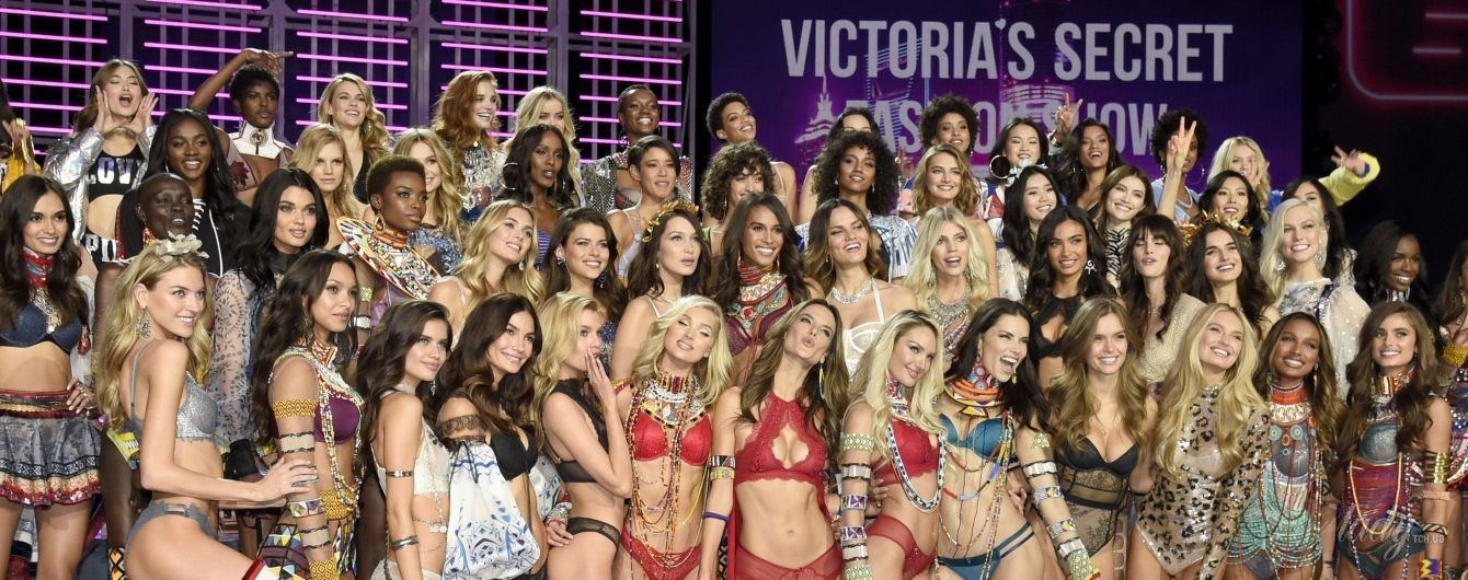 Самые эффектные выходы "ангелов" на шоу Victoria's Secret – 2017 в Шанхае