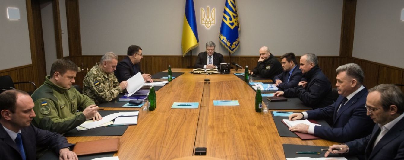 Російські танки перетнули кордон України – Порошенко скликав Воєнний кабінет