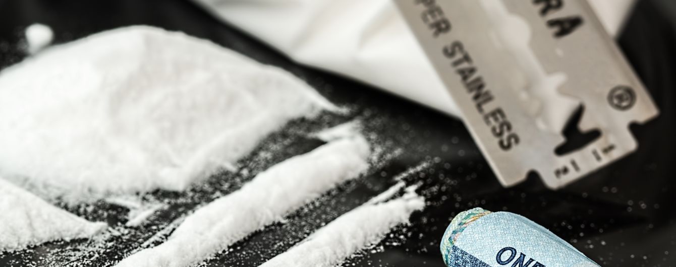 На Закарпатье 13-летнюю девочку госпитализировали из-за тяжелого отравления алкоголем и наркотиками
