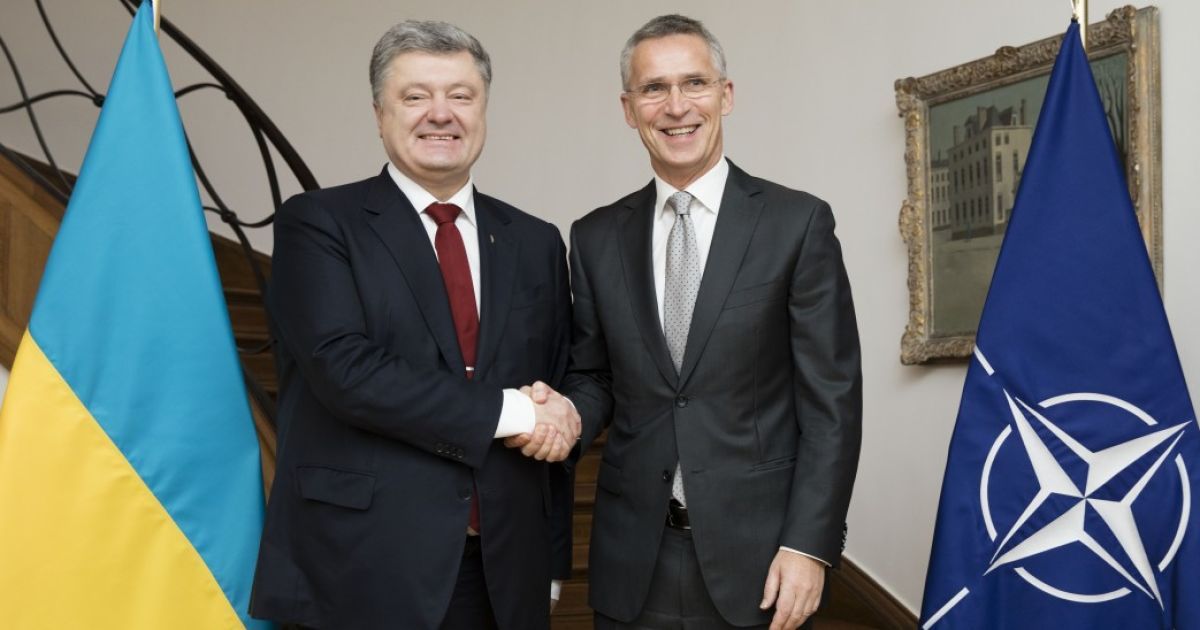 Порошенко подякував Столтенбергу за підтримку України і відкриті двері НАТО