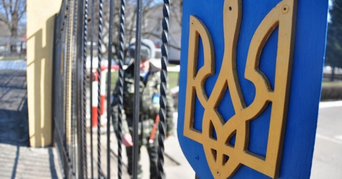 Во Львовской области возле воинской части повесился молодой лейтенант