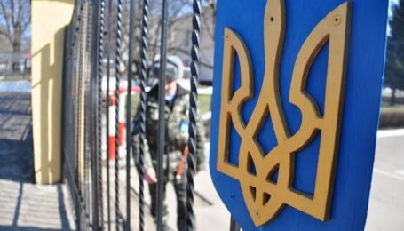 Во Львовской области возле воинской части повесился молодой лейтенант