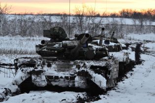 Во время обстрелов боевиков на Донбассе снова погиб украинский военный