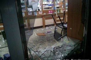 На Харьковщине задержали банду, которая два года делала "набеги" на аптеки