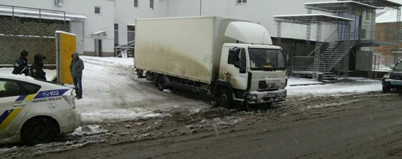 В Виннице грузовик сбил маму и двух ее детей, 7-летняя девочка в реанимации
