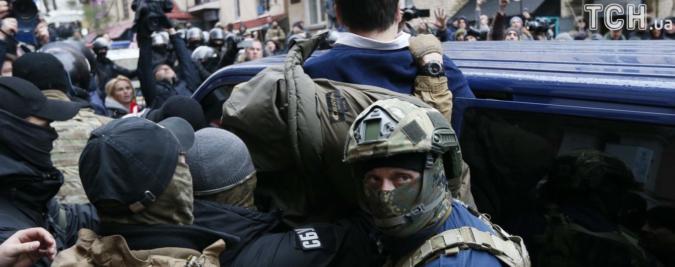 Внаслідок сутичок під помешканням Саакашвілі затримано 5 осіб