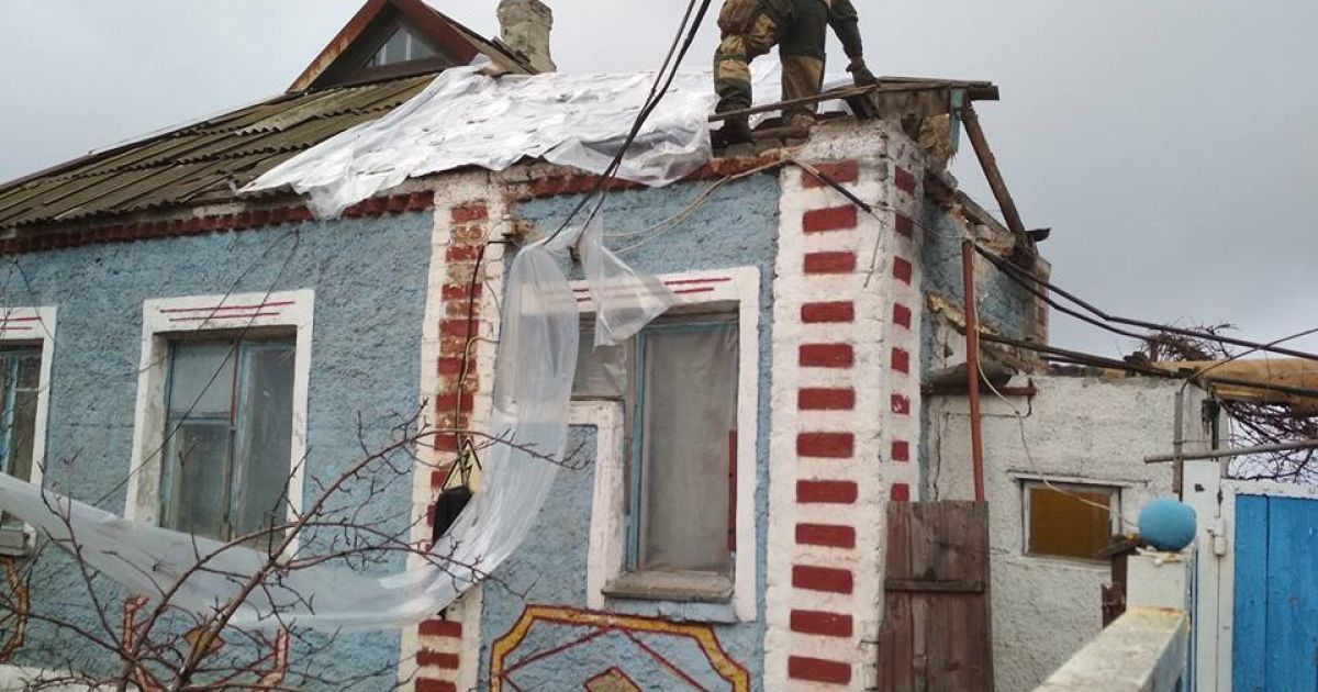 Життя на Світлодарській дузі: бойовики тримають мирне населення за рабів у страху