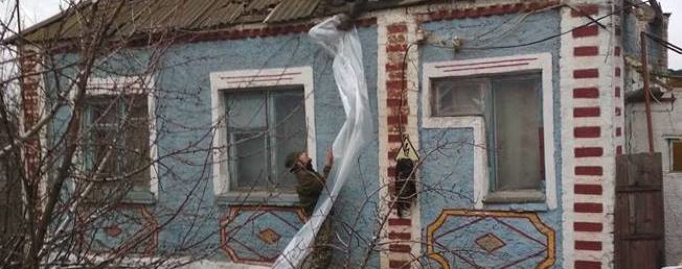 Окупанти свідомо "перестрілюють" позиції полку "Азов" і б’ють по Травневому