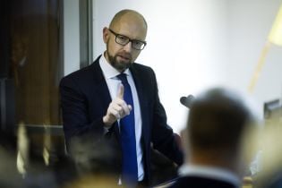 "Росії наплювати на міжнародне право". Яценюк звернувся до Зеленського з вимогою