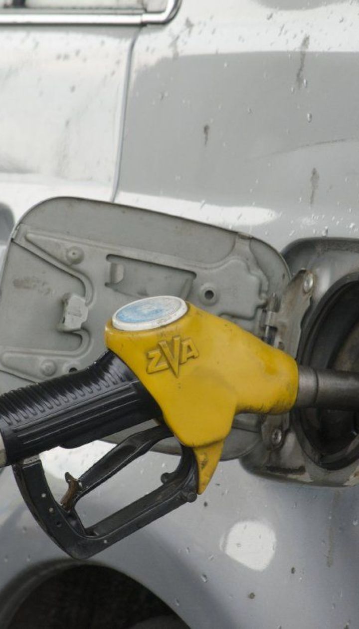 Сколько стоит заправить авто на АЗС утром 17 февраля