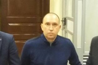 "Прошли сутки". На "крестного отца контрабанды" Альперина надели электронный браслет