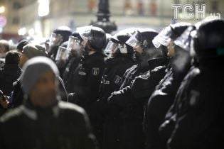 У Німеччині поліція припинила рок-концерт через нацистське вітання