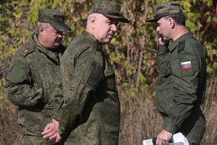 У Станиці Луганській помітили бойовиків у російській формі з невідомою символікою