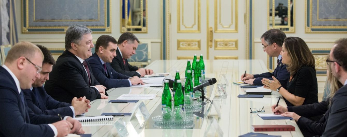 Голова МЗС Канади хоче зустрітися з Порошенком та Зеленським