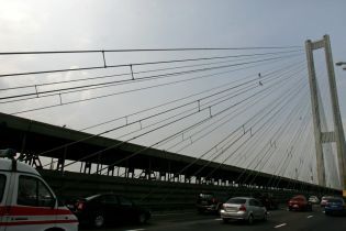 В Киеве ограничат движение транспорта на Южном мосту