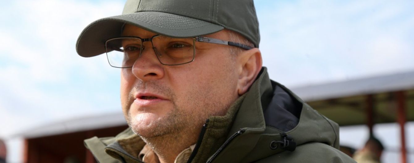 Гройсман сказав "до побачення" керівнику "Укроборонпрому" і порадив шукати роботу